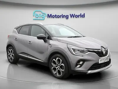 Begagnad Renault Captur Techno 90 HK (66 kW) 2023 Grå SUV