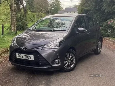 Begagnad Toyota Yaris 2018 Grå Halvkombi