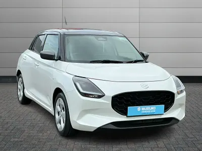 Used Suzuki Swift 2024 White Hatchback