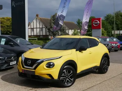 Used Nissan Juke N-Connecta 114 HP (83 kW) 2024 Yellow SUV