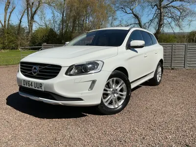 Usado Volvo XC60 SE Lux 181 HP (133 kW) 2014 Branco SUV