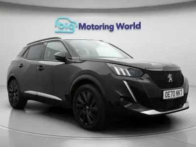 Second-hand Peugeot e-2008 GT 98 kW (134 CP) 2021 Negru SUV