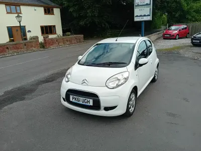 Begagnad Citroën C1 VTR Sport 68 HK (50 kW) 2011 Vit Halvkombi