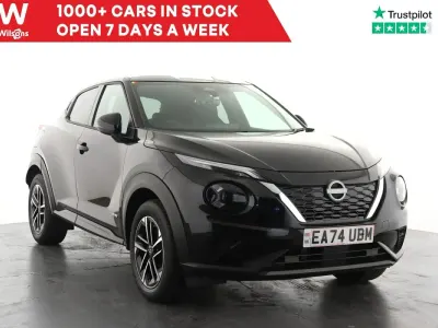 Begagnad Nissan Juke N-Connecta 2024 Svart SUV