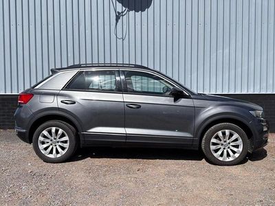 Usado VW T-Roc SE 148 HP (108 kW) 2019 Cinzento SUV