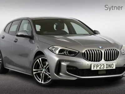 Begagnad BMW 120 M Sport 187 HK (137 kW) 2023 Grå Halvkombi