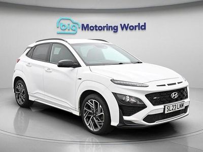 Używany Hyundai Kona N Line 120 KM (88 kW) 2023 Biały SUV