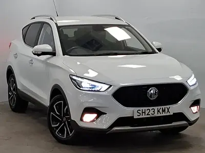 Używany MG ZS Exclusive 106 KM (77 kW) 2023 Biały SUV