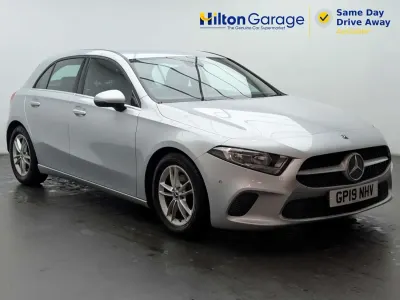 Begagnad Mercedes A180 Executive 2019 Silver Halvkombi