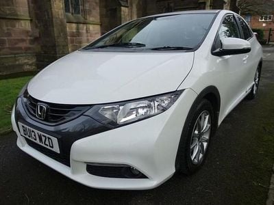 Used Honda Civic ES 142 HP (104 kW) 2013 White Hatchback