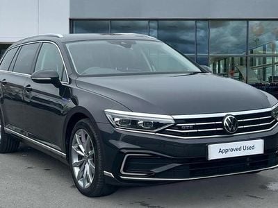 Usado VW Passat Advance 218 HP (160 kW) 2021 Cinzento