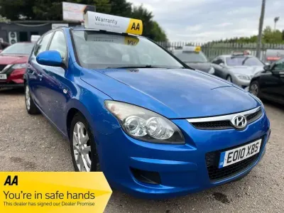 Second-hand Hyundai i30 Comfort 108 CP (79 kW) 2010 Albastru Hatchback