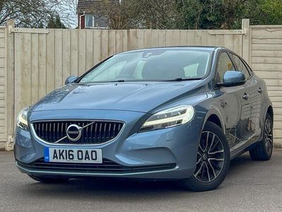 Used Volvo V40 Momentum 152 HP (111 kW) 2016 Blue Hatchback