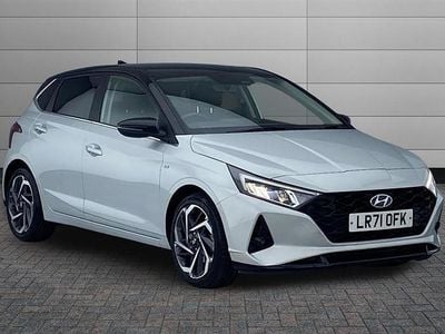Used Hyundai i20 Ultimate 100 HP (73 kW) 2021 Sleek silver Hatchback