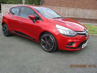 Used Renault Clio IV Dynamique 90 HP (66 kW) 2017 Red Hatchback