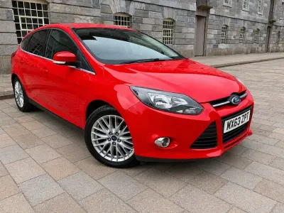 Usado Ford Focus Zetec 2013 Rojo Utilitario