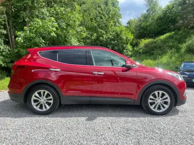 Used Hyundai Santa Fe Premium 200 HP (147 kW) 2017 Red SUV