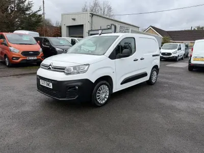 Used Citroën Berlingo 75 HP (55 kW) 2021 White MPV