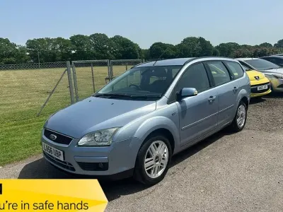 Used Ford Focus Ghia 100 HP (73 kW) 2006 Blue Estate