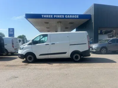 Used Ford Transit Custom 105 HP (77 kW) 2018 White Van