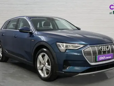 Usado Audi e-tron Advanced 230 kW (313 HP) 2021 Azul SUV
