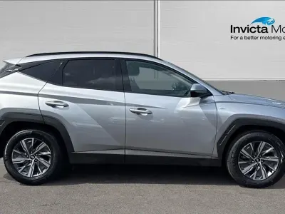 Usado Hyundai Tucson SE 180 HP (132 kW) 2023 Prateado SUV