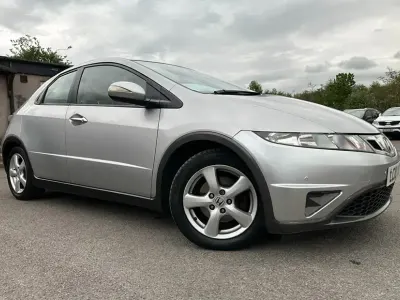 Używany Honda Civic SE 100 KM (73 kW) 2010 Srebrny Hatchback