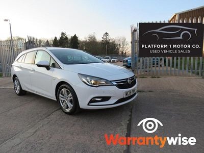 Used Vauxhall Astra Design Edition 2018 White Estate