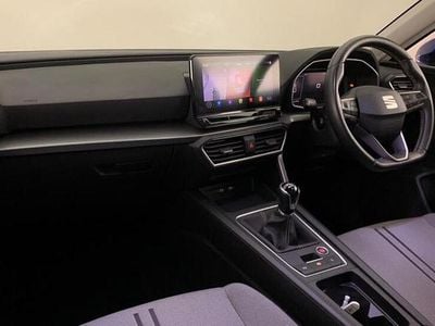 Used Seat Leon SE Dynamic 128 HP (94 kW) 2020 Blue Hatchback