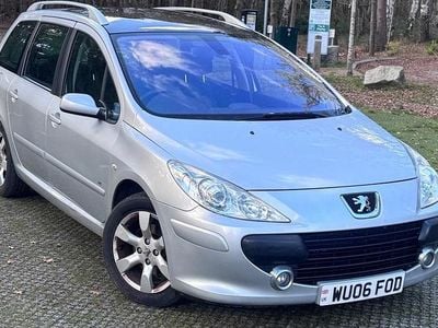 Silver Used 2006 Peugeot 307 Estate | £2,500 (Fair price)