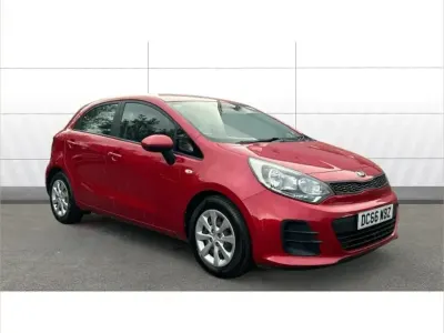 Used Kia Rio 84 HP (61 kW) 2016 Red Hatchback