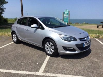 Used Vauxhall Astra Design Edition 2015 Silver Hatchback