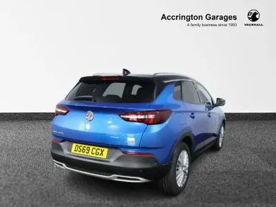 Used Vauxhall Grandland X Business Edition 130 HP (95 kW) 2020 Topaz blue SUV