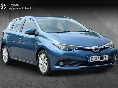 Used Toyota Auris Hybrid 136 HP (100 kW) 2017 Blue Hatchback