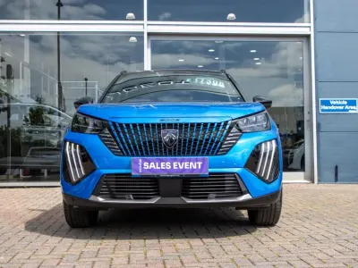 Gebraucht Peugeot 2008 GT 129 PS (94 kW) 2024 Blau SUV
