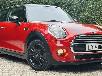 Used Mini Cooper Hatch 136 HP (100 kW) 2014 Red Hatchback