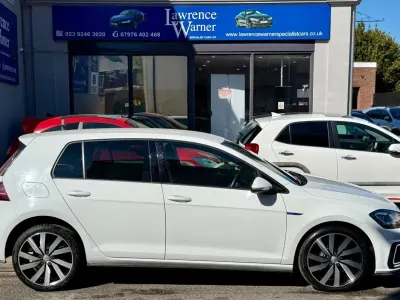 Używany VW Golf VII Advance 204 KM (150 kW) 2018 Biały Hatchback