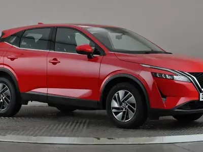 Used Nissan Qashqai Acenta Premium 140 HP (102 kW) 2023 Red SUV