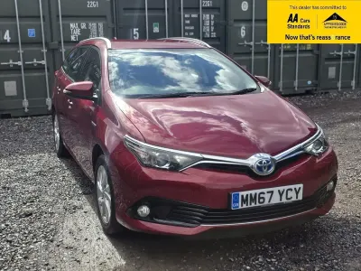 Used Toyota Auris Hybrid
