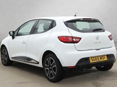 Used Renault Clio IV Dynamique 75 HP (55 kW) 2015 White Hatchback
