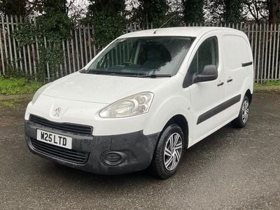 White Used 2014 Peugeot Partner S MPV | £3,795 (A bit pricey)