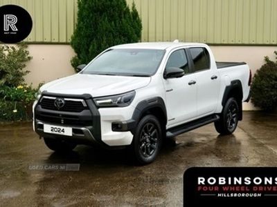 used Toyota HiLux 2.8 INVINCIBLE X 4WD D 4D DCB 202 BHP ROLLER SHUTTER, TOW BAR, ALLOYS