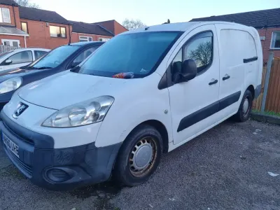 Begagnad Peugeot Partner S 2011 Vit Minibuss