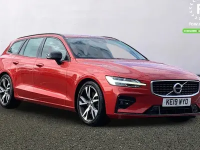 Used Volvo V60 R-Design 250 HP (183 kW) 2019 Red Estate
