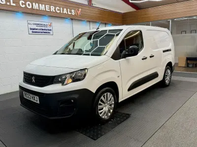 Used Peugeot Partner Premium 131 HP (96 kW) 2022 White MPV