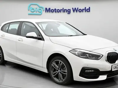 Used BMW 118 Sport Line 136 HP (100 kW) 2023 White Hatchback