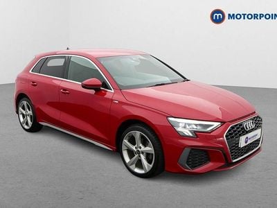 Begagnad Audi A3 Comfort 2022 Röd Sedan