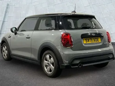 Usado Mini Cooper Classic 136 CV (100 kW) 2021 Gris Utilitario