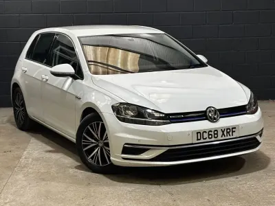 Used VW Golf VII SE 130 HP (95 kW) 2019 White Hatchback