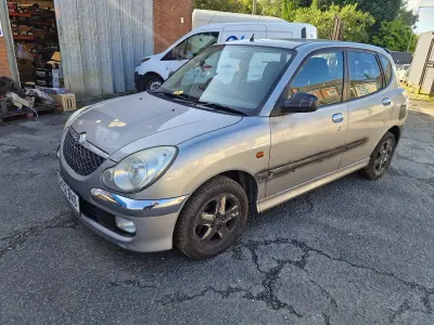 Used Daihatsu Sirion 102 HP (75 kW) 2002 Silver Hatchback